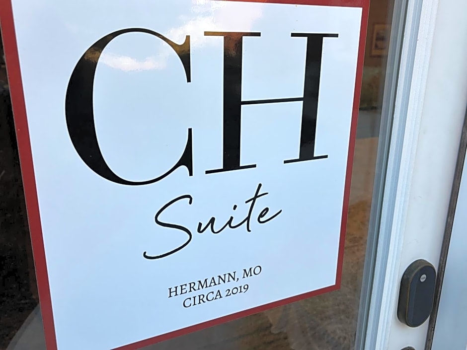 Hermann Crown Suites