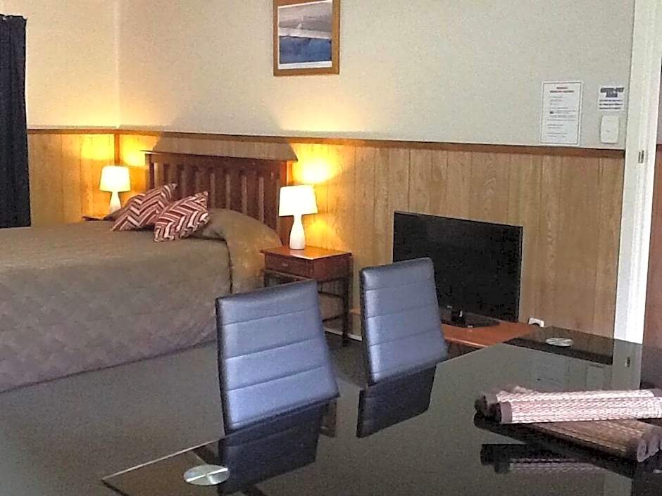Fairy Springs Motel