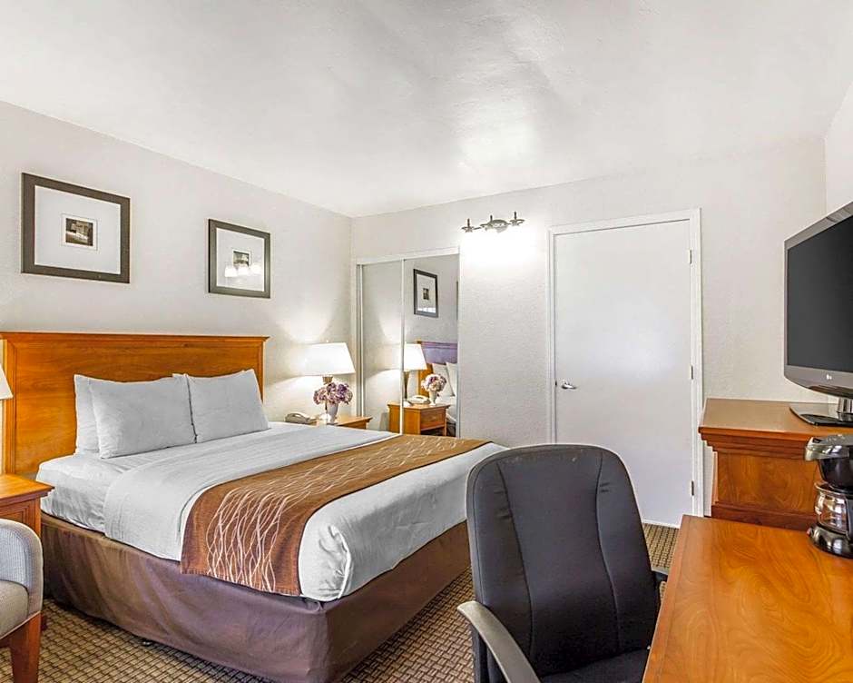 The Inn at 1252 Monterey