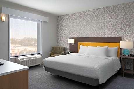 One-Bedroom King Suite with Bath Tub - Mobility Accessible