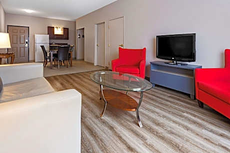 1 King Bed, Suite, Nonsmoking