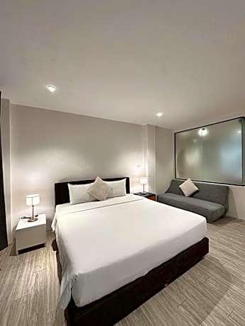 Deluxe Double Room with Shower