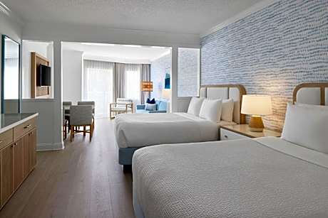 Oceanfront Queen Suite