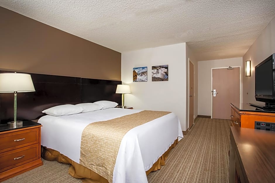 Travelodge by Wyndham Fort Wayne North