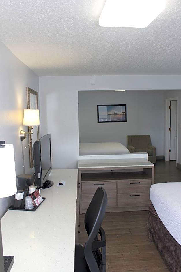 La Quinta Inn & Suites by Wyndham Oceanfront Daytona Beach