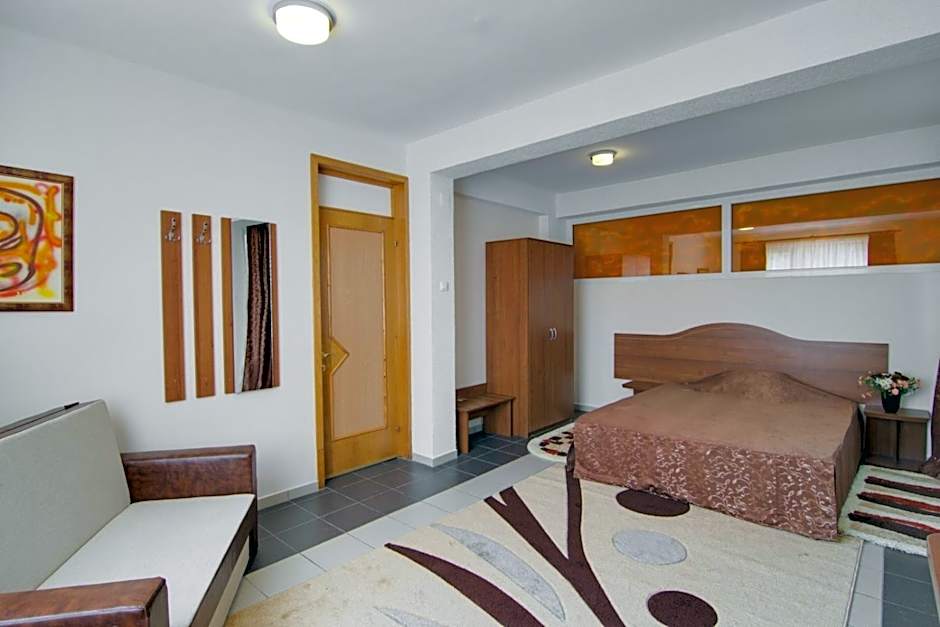 Hotel Tranzzit