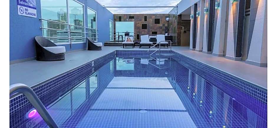 The District Hotel by IHG