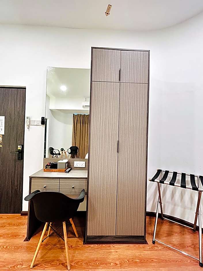 Lestari Inn Boutique Residence - Private Parking