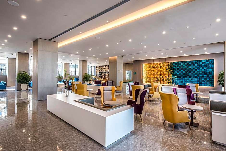 Q-Box Hotel Shanghai Sanjiagang -Offer Pudong International Airport and Disney shuttle