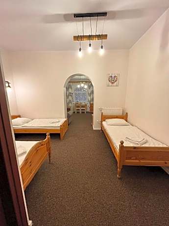 Quintuple Room