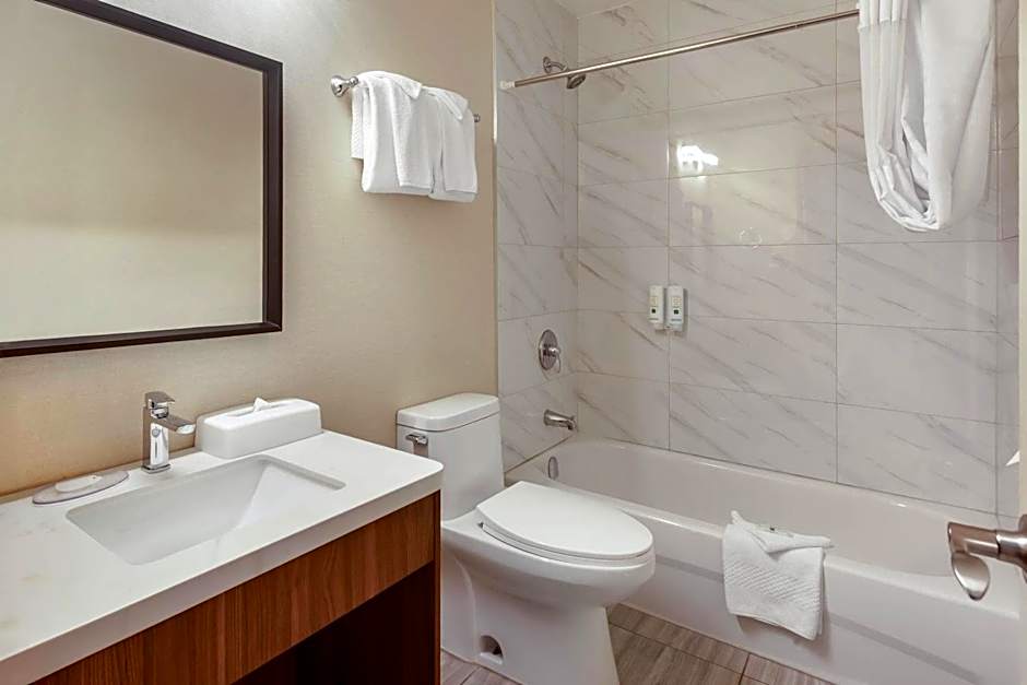 Quality Inn & Suites