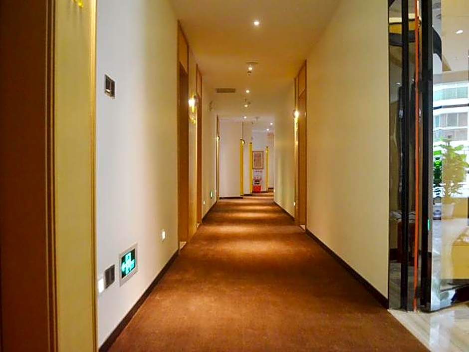 IU Hotel Qingyuan Fogang Branch