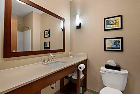 Queen Suite with 2 Queen Beds - Non-Smoking