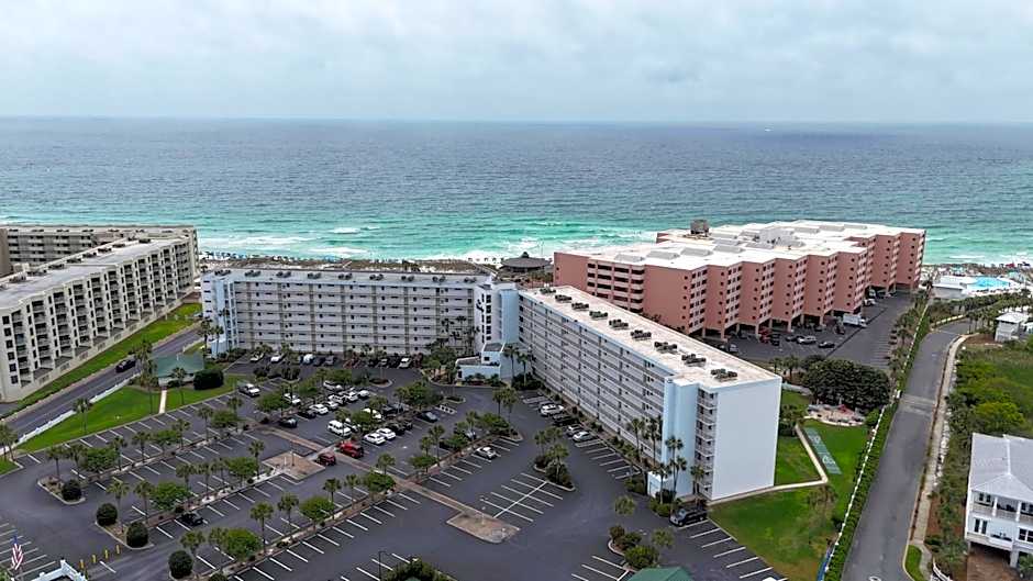 Emerald Oasis, Emerald Oasis- Gulf Front, Great for Families and Close to Destin Harbor!