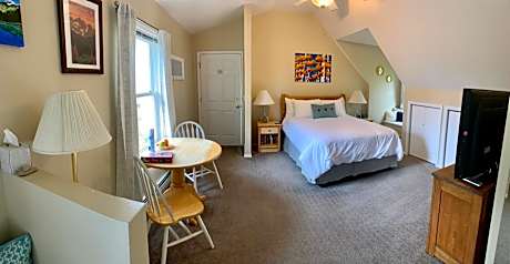 Fox Hollow Inn