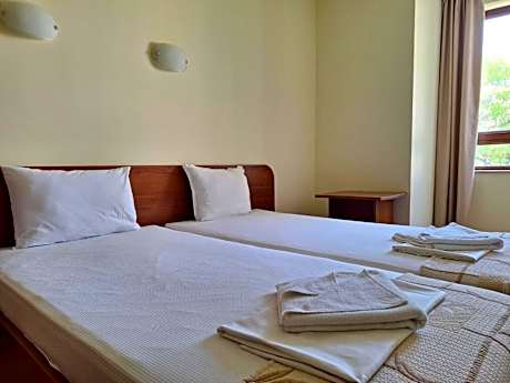 Double Room (2 Adults + 1 Child )