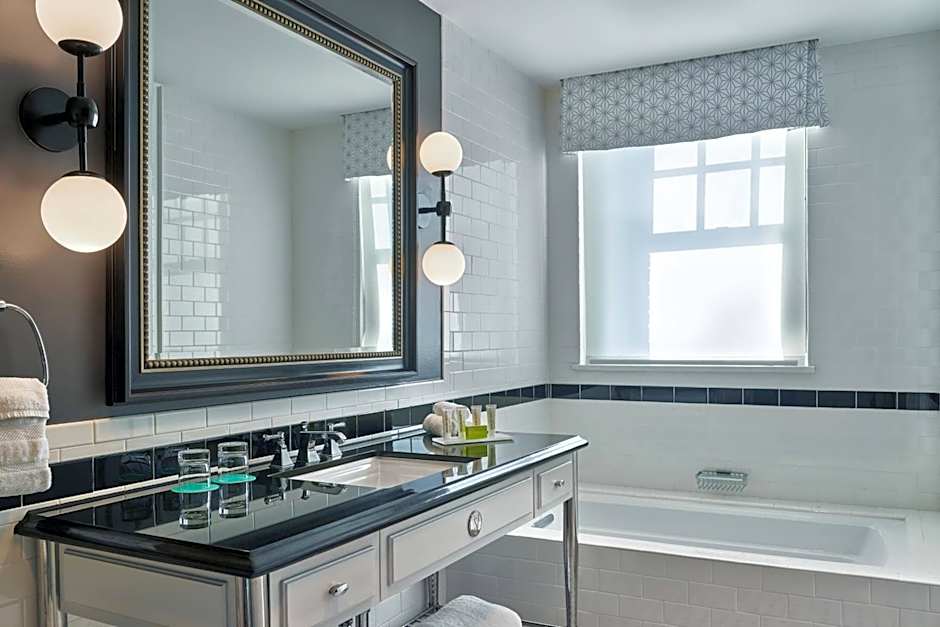 Le Meridien Dallas, The Stoneleigh