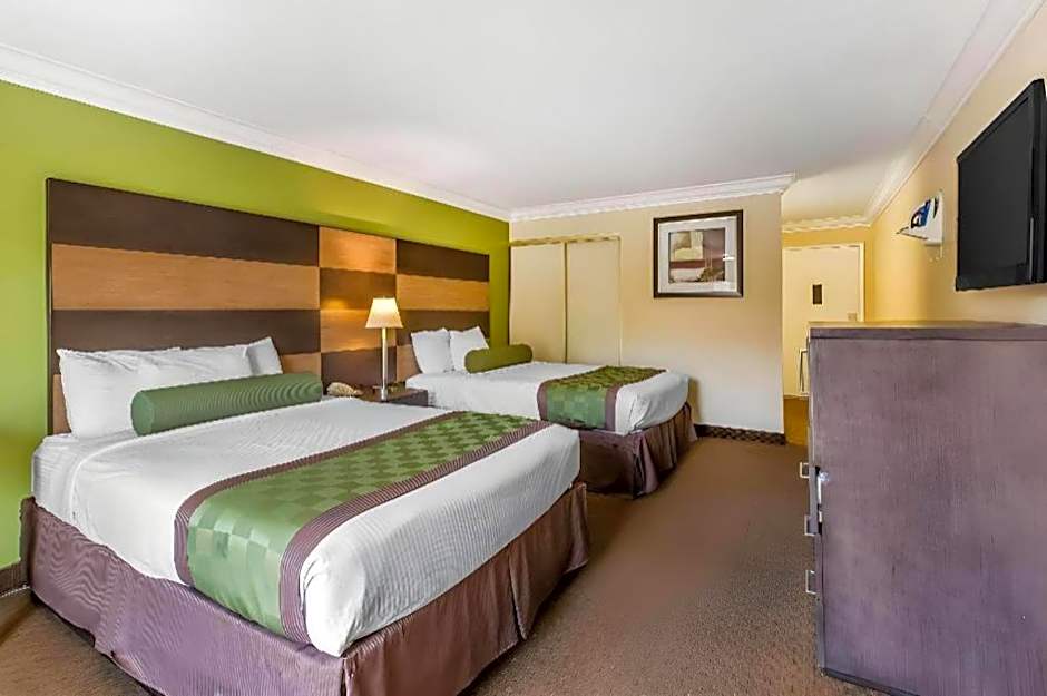 Rodeway Inn & Suites Canyon Lake-Menifee West