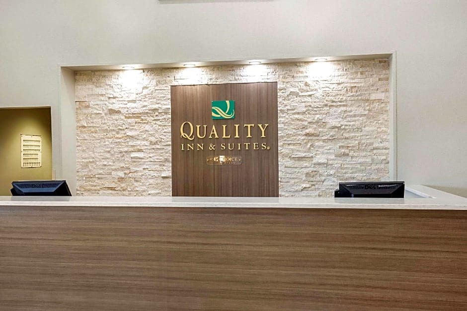 Quality Inn & Suites Arnold – St Louis – Arnold, MO