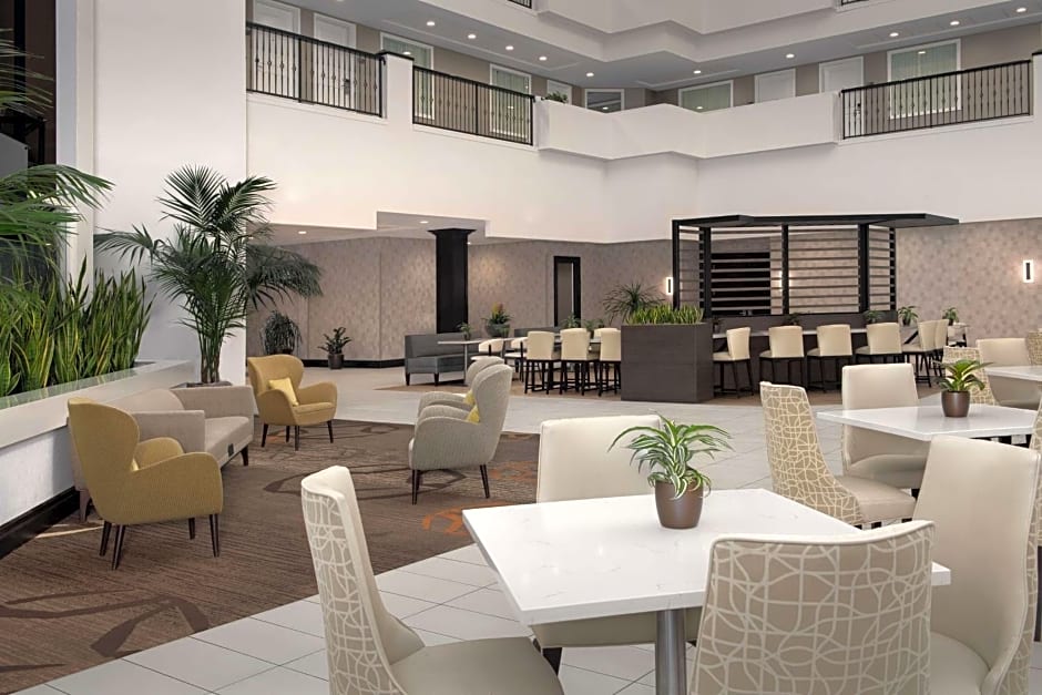 Embassy Suites By Hilton Hotel La Quinta, Ca