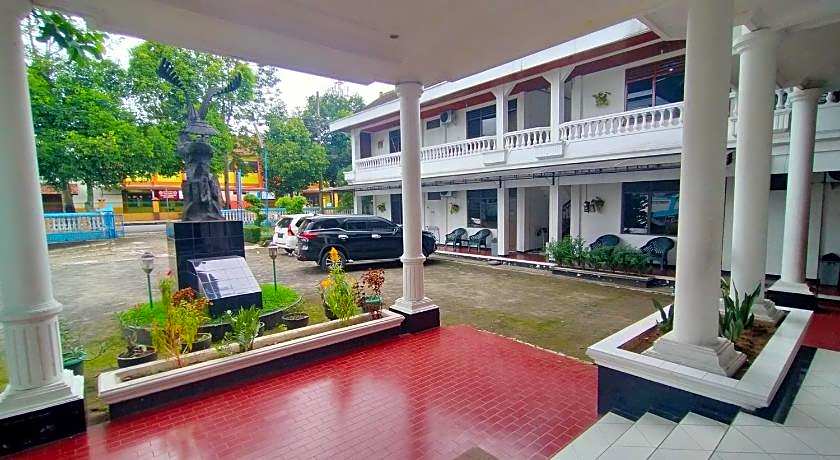 Hotel Garuda Syariah near Alun Alun Banjarnegara