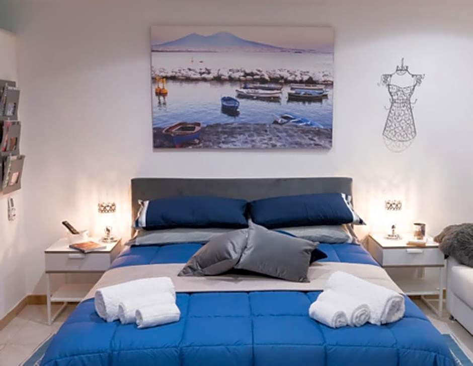 Yes I Know My Room - Magica Napoli