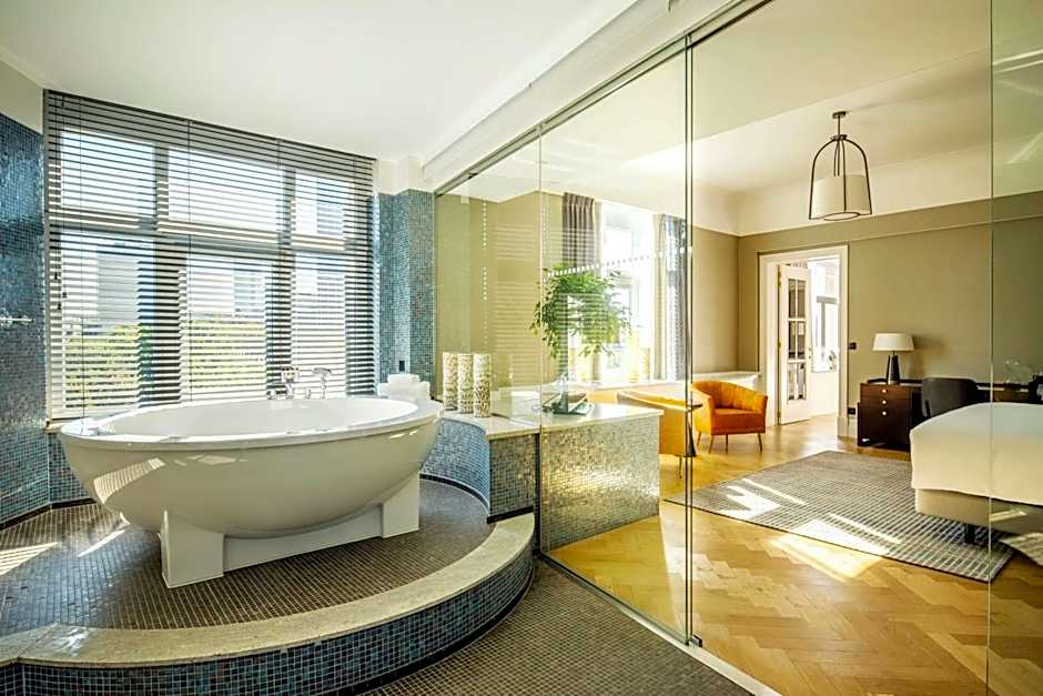 DoubleTree By Hilton Brussels City