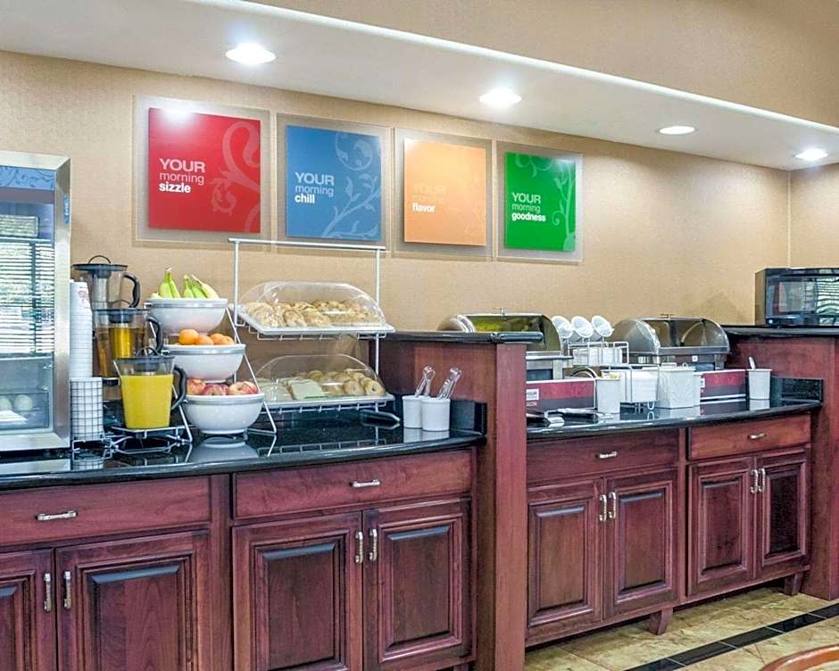 Comfort Suites Topeka Northwest
