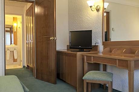 Superior Suite with Sea View (2 adults + 2 children)