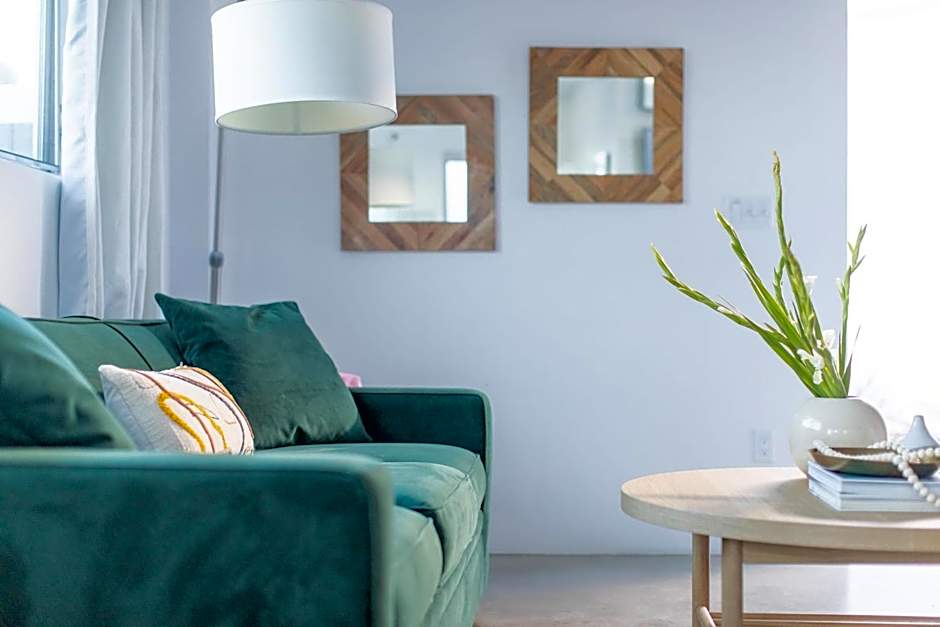 The Wesley by AvantStay Mid-Century Modern Oasis with Pool