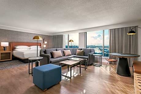 Sheraton Gateway Hotel in Toronto International Airport