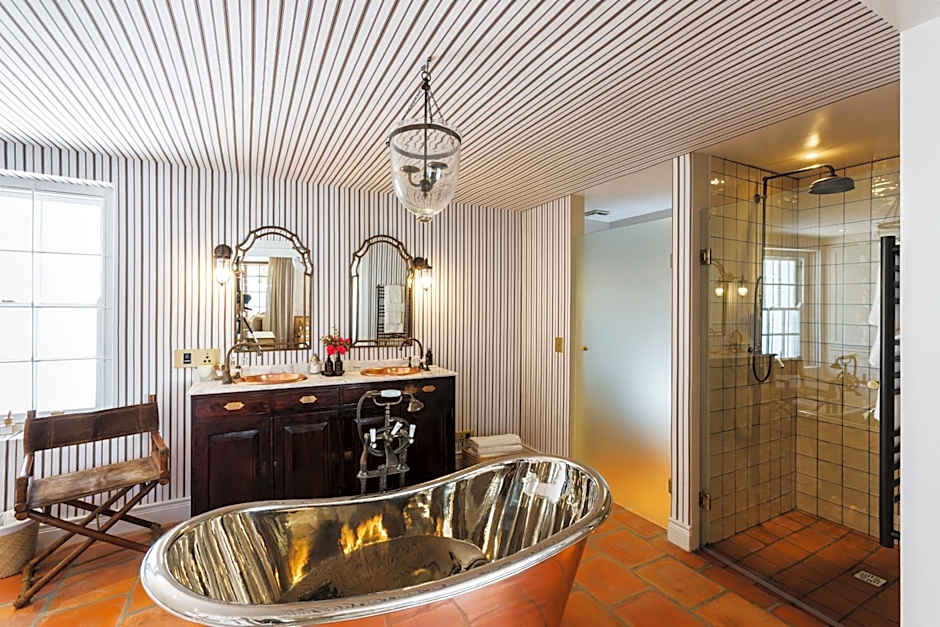 Akademie Street Boutique Hotel