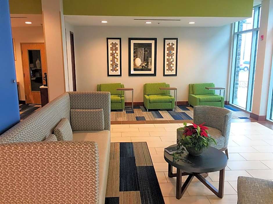 Holiday Inn Express & Suites Danville By IHG