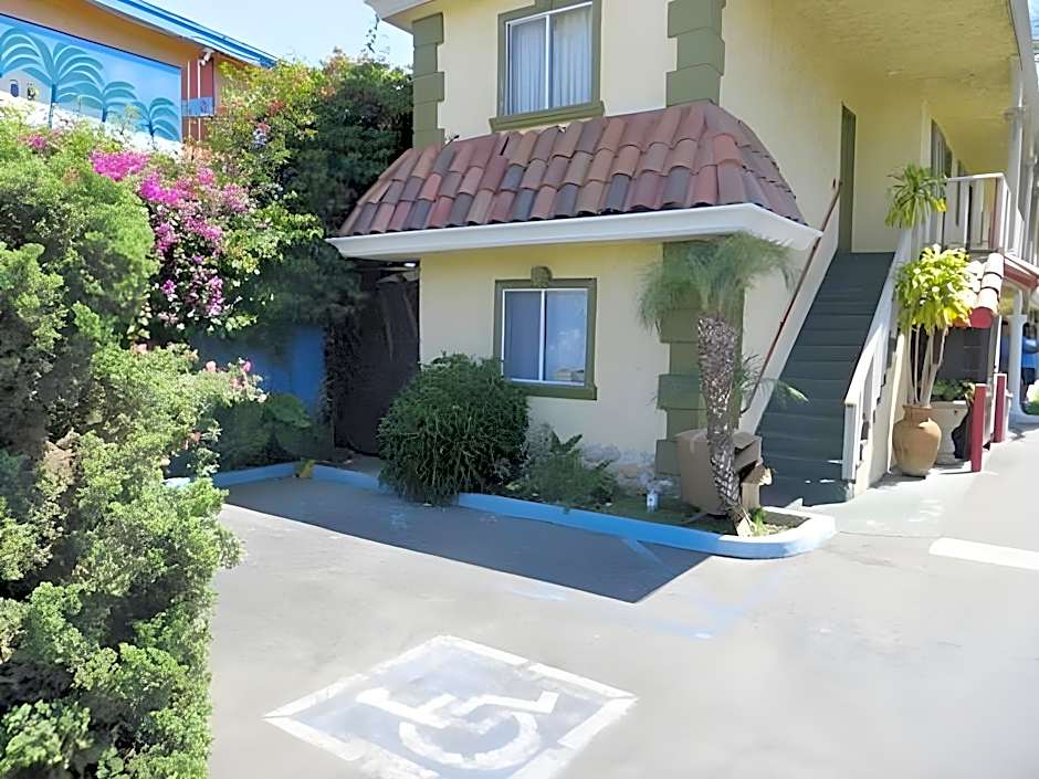 Paradise Inn & Suites