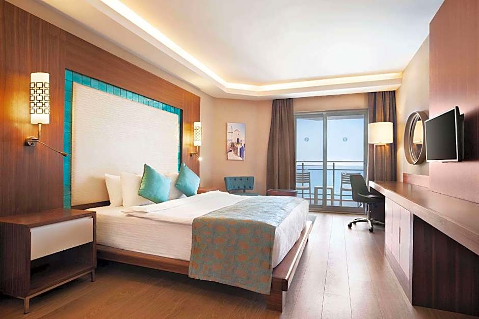 Ramada Hotel & Suites by Wyndham Kusadasi
