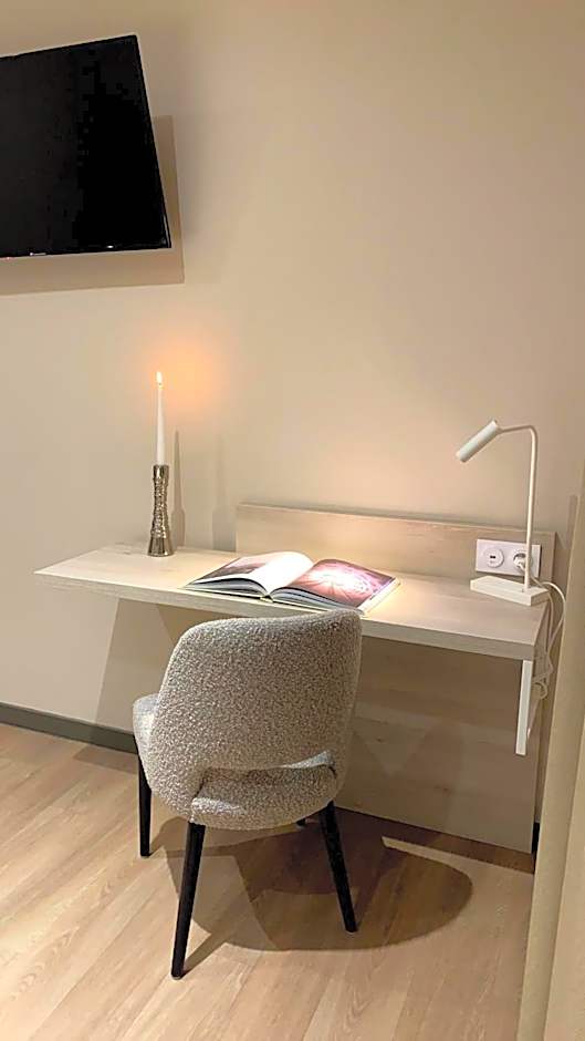 Hôtel du Commerce-restaurant au Couteau