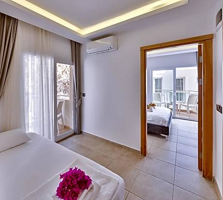 Family Room (2 Adults + 1 Child)