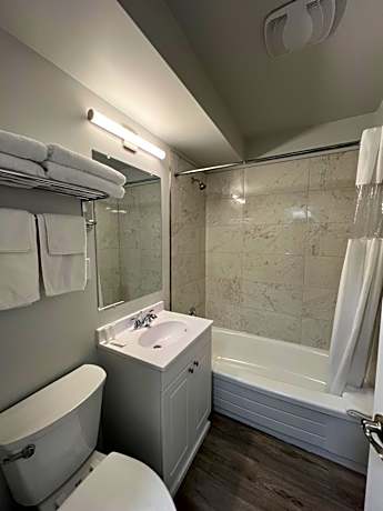 Standard Queen Room with Two Queen Beds