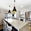 Spacious Holiday Unit on Canal at Banksia Beach