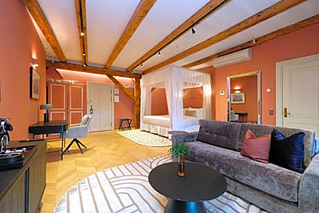 The Three Sisters Hotel