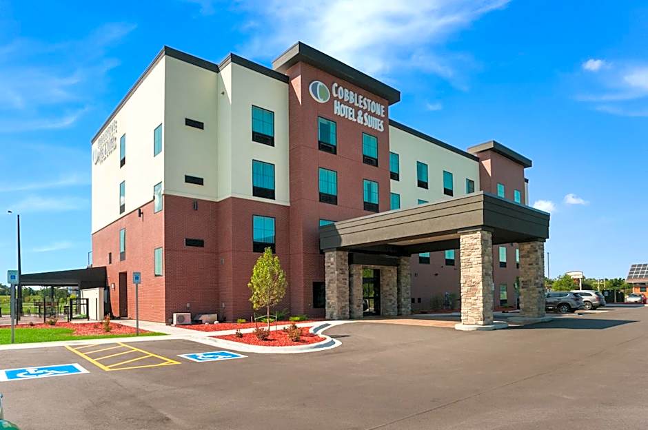 Cobblestone Hotel & Suites Appleton International Airport