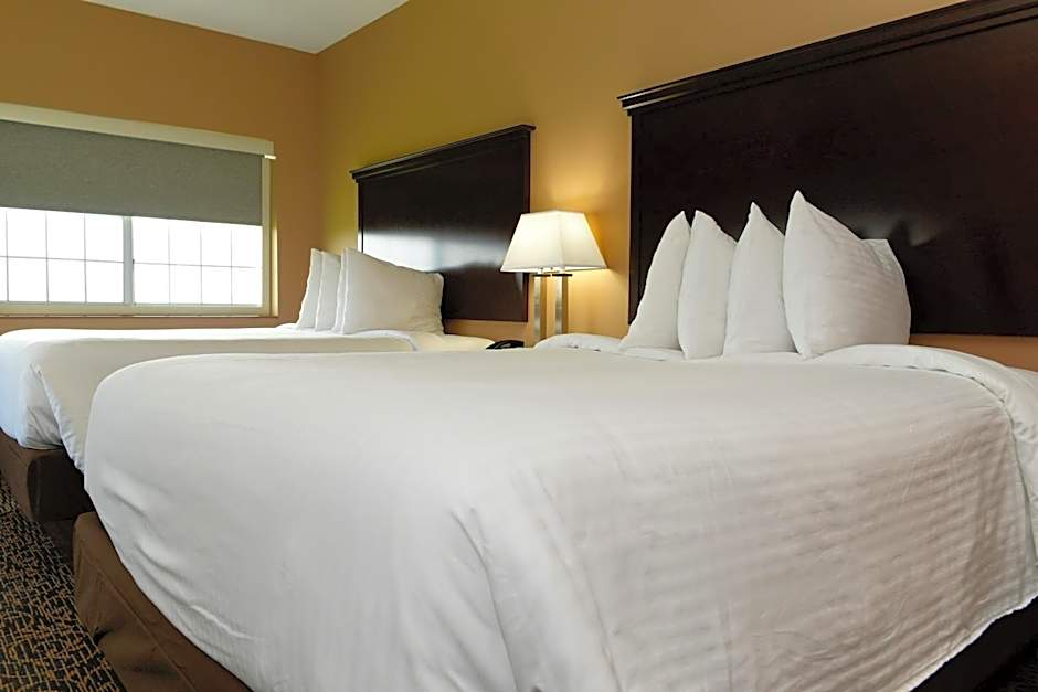 Cobblestone Inn & Suites - Denison | Majestic Hills