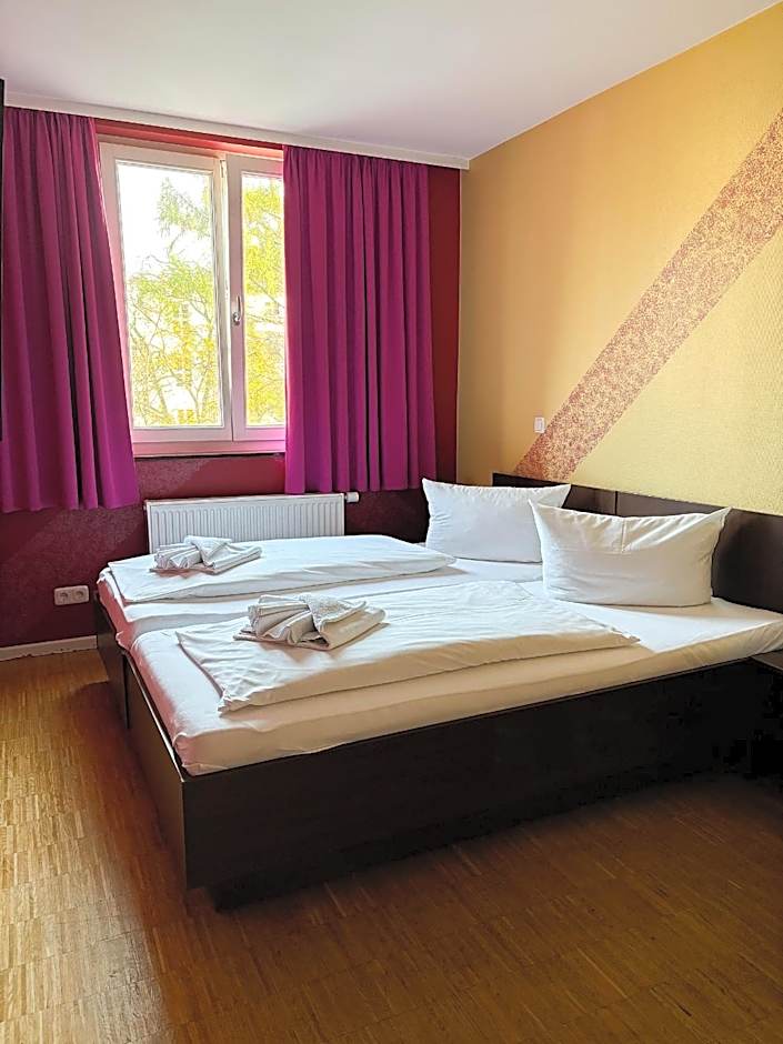 HOLI-Berlin Hotel