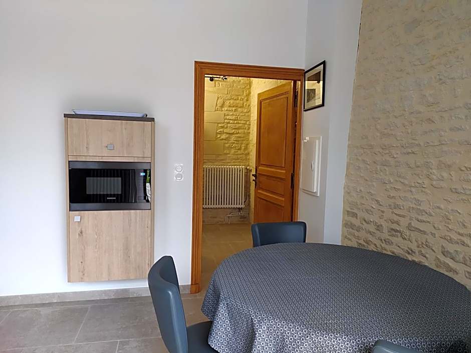 Junior Suite Triple PMR Résidentielle avec cuisine au Manoir de Mathan à Crépon 5mn d'Arromanches et 10 mn de Bayeux