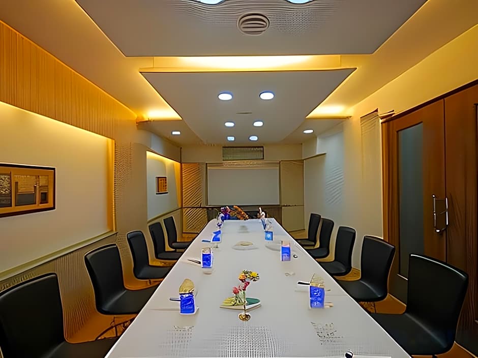 Park Central Comfort e-suites, Pune