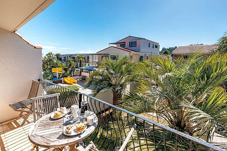 Onetangi Beach Apartments
