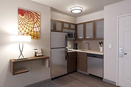1 King Bed Studio Suite Comm Access