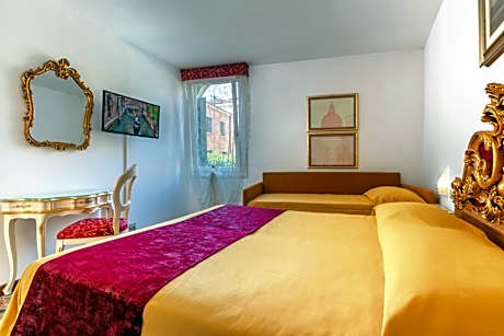 Classic Triple Room