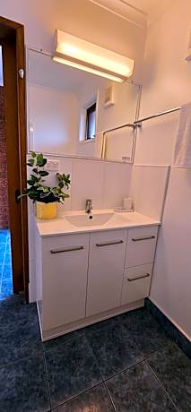 Deluxe Queen Room with Spa Bath