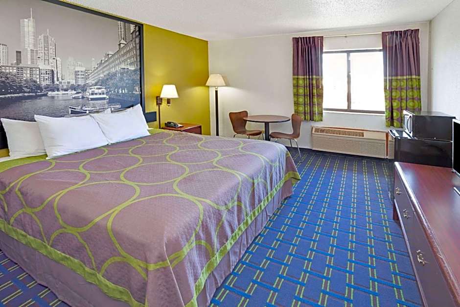 Super 8 by Wyndham Monee